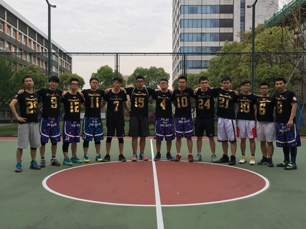 篮球老将如何通过瑜伽提升柔韧性_1